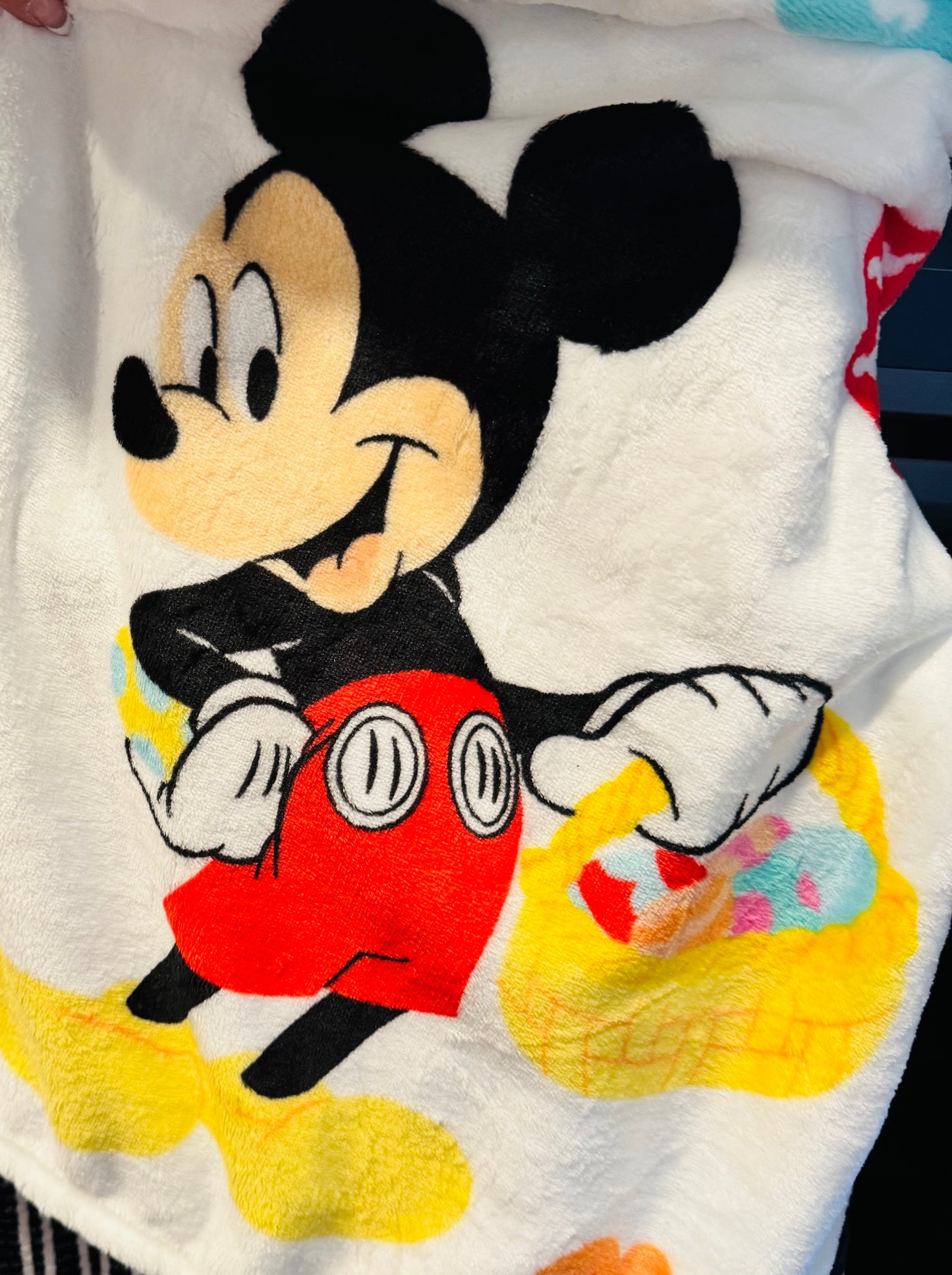 New Disney’s Mickey & Minnie Mouse Easter throw blanket 50x70