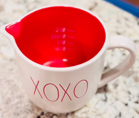 New Rae Dunn white ceramic measuring cup XOXO π