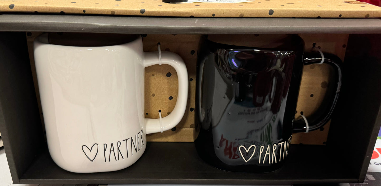 New Rae Dunn 2-piece ceramic iridescent (black) coffee mug set PARTNER 🖤