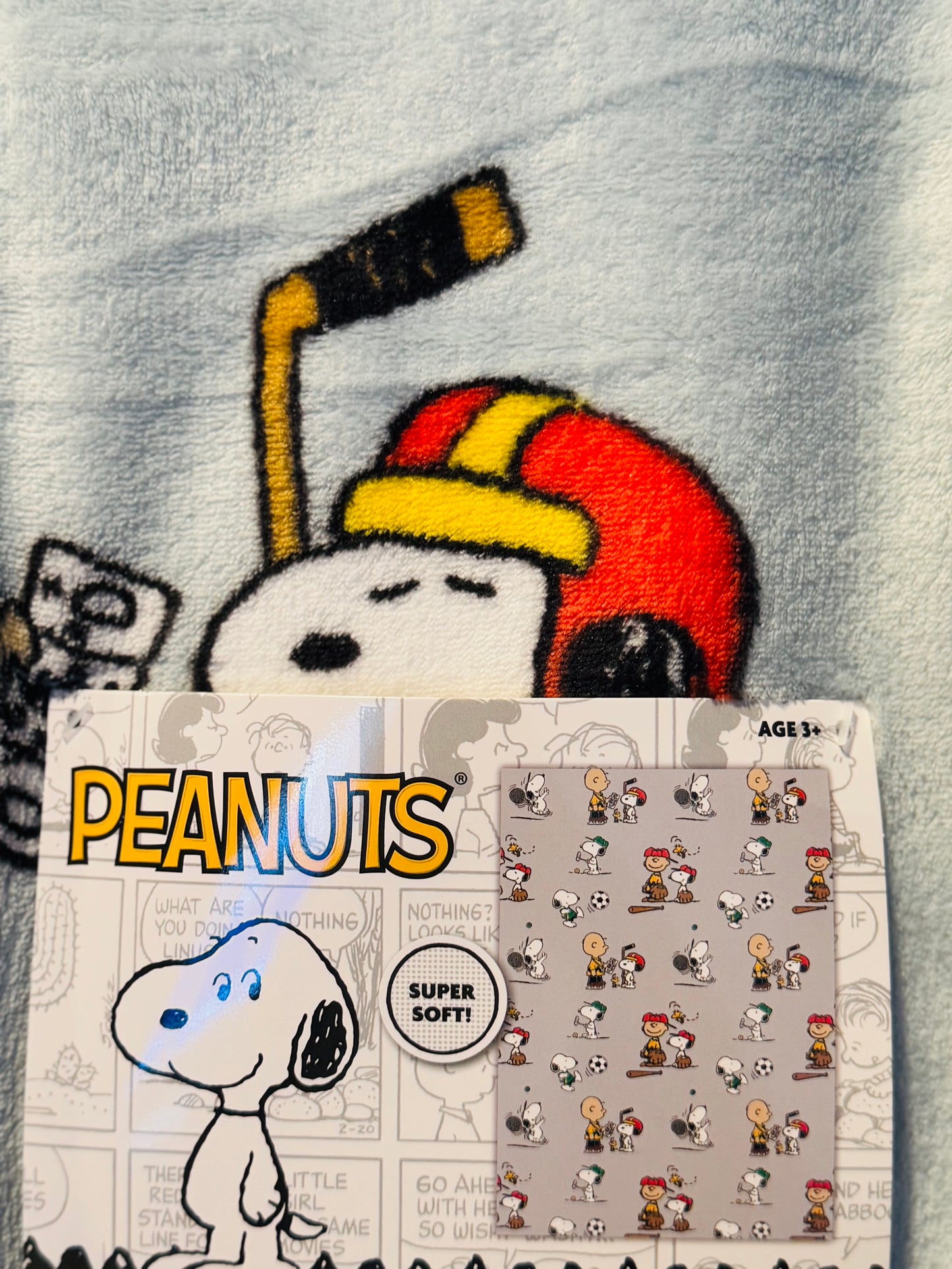New Peanuts Charlie Brown and Snoopy silk touch soft throw blanket sports themed 50x70