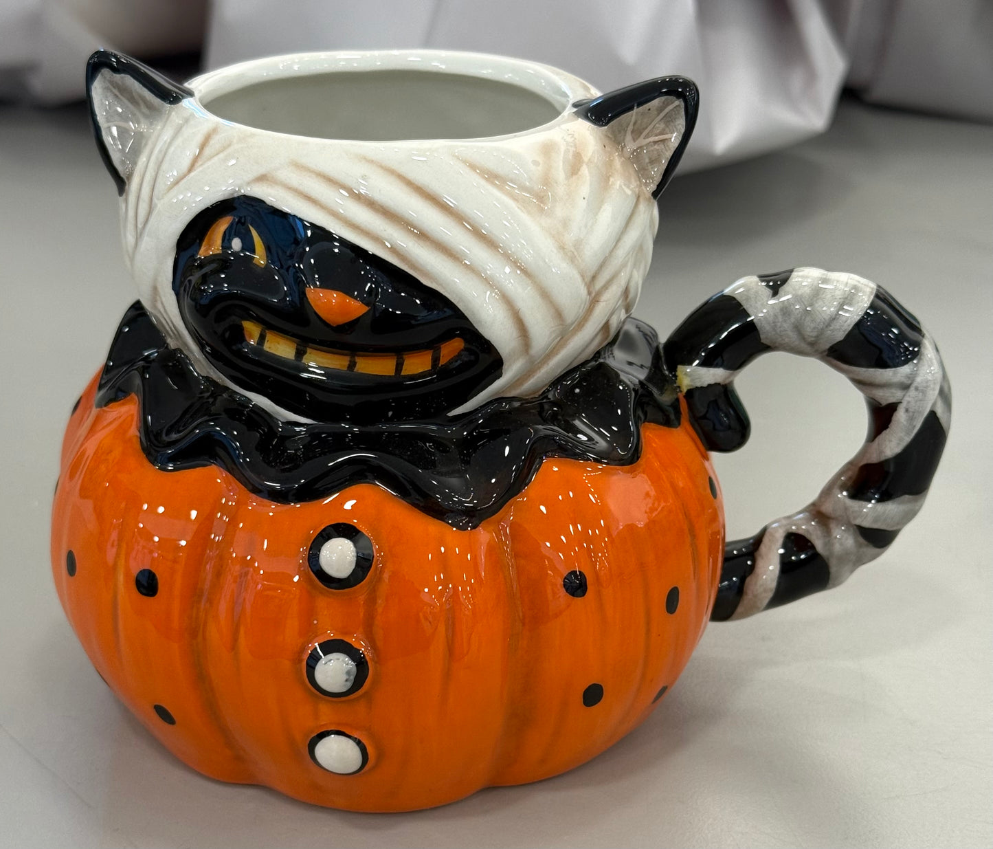New release Joanna Parker ceramic Halloween One eyed mummy cat coffee mug decor
