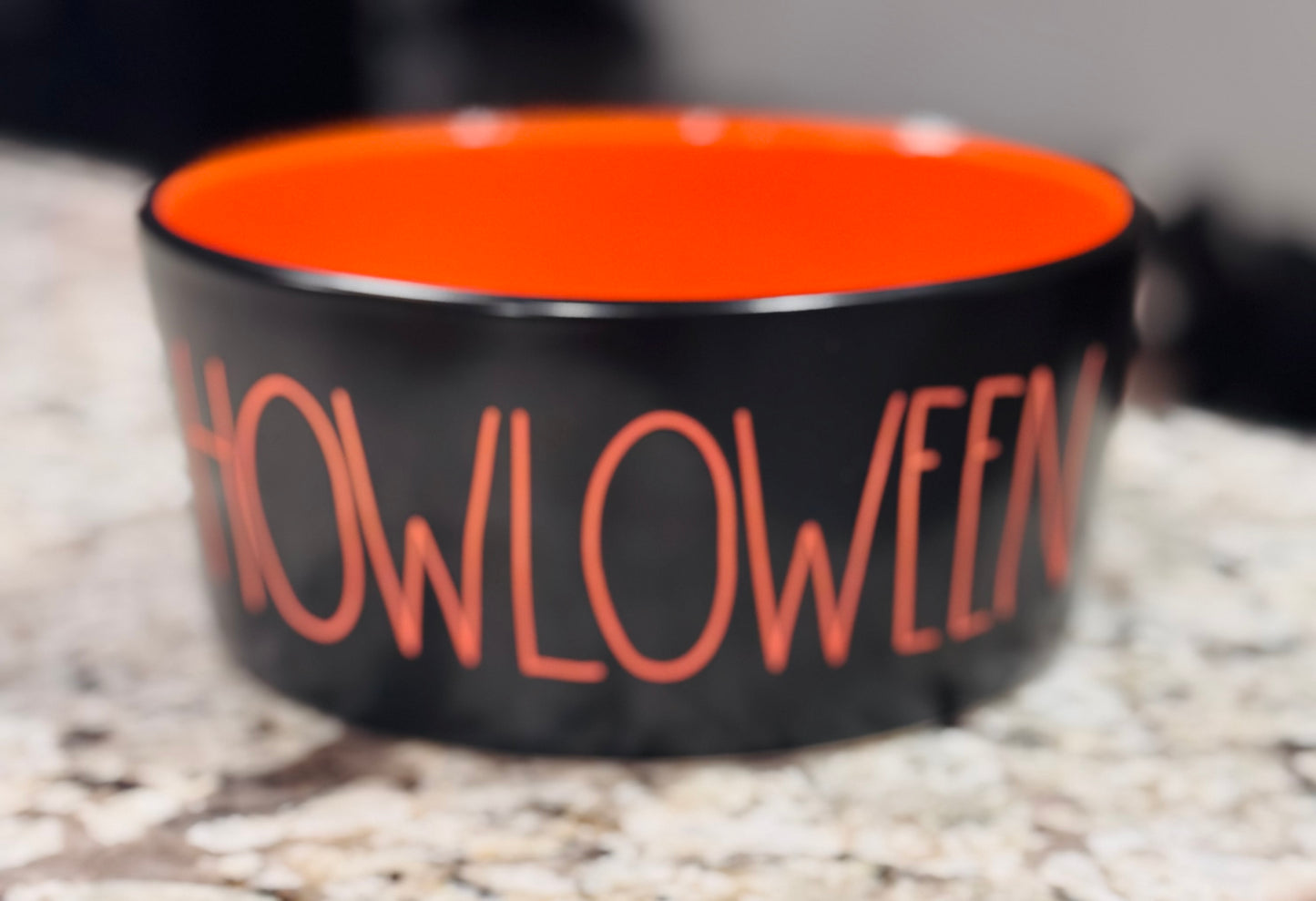 New Rae Dunn large ceramic Halloween 🎃 bowl HOWLOWEEN