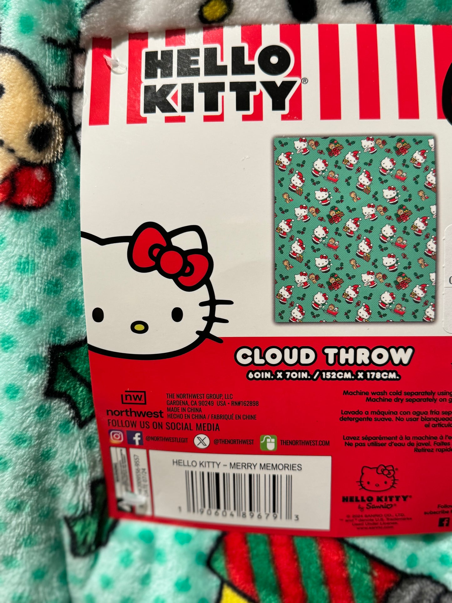 New 2-piece Hello Kitty green Christmas cloud throw blanket 60x70 & travel cloud pillow