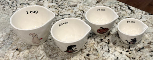 Kathy Diep Decor Snobs ceramic ghost Halloween measuring cup set