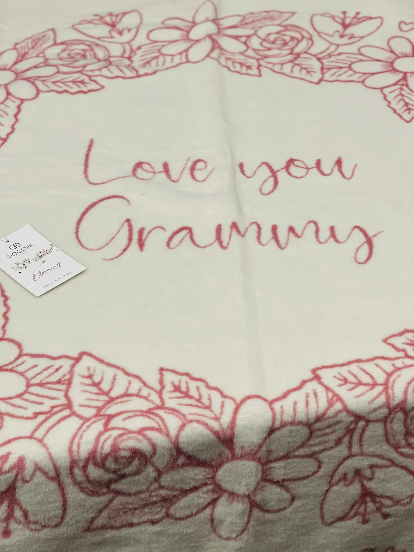 New Decofil super soft LOVE YOU GRAMMY ivory throw blanket decor 51x67