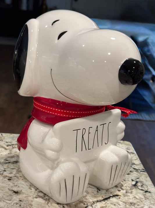 New Rae Dunn x Peanuts Snoopy ceramic TREATS cookie jar canister Christmas decor