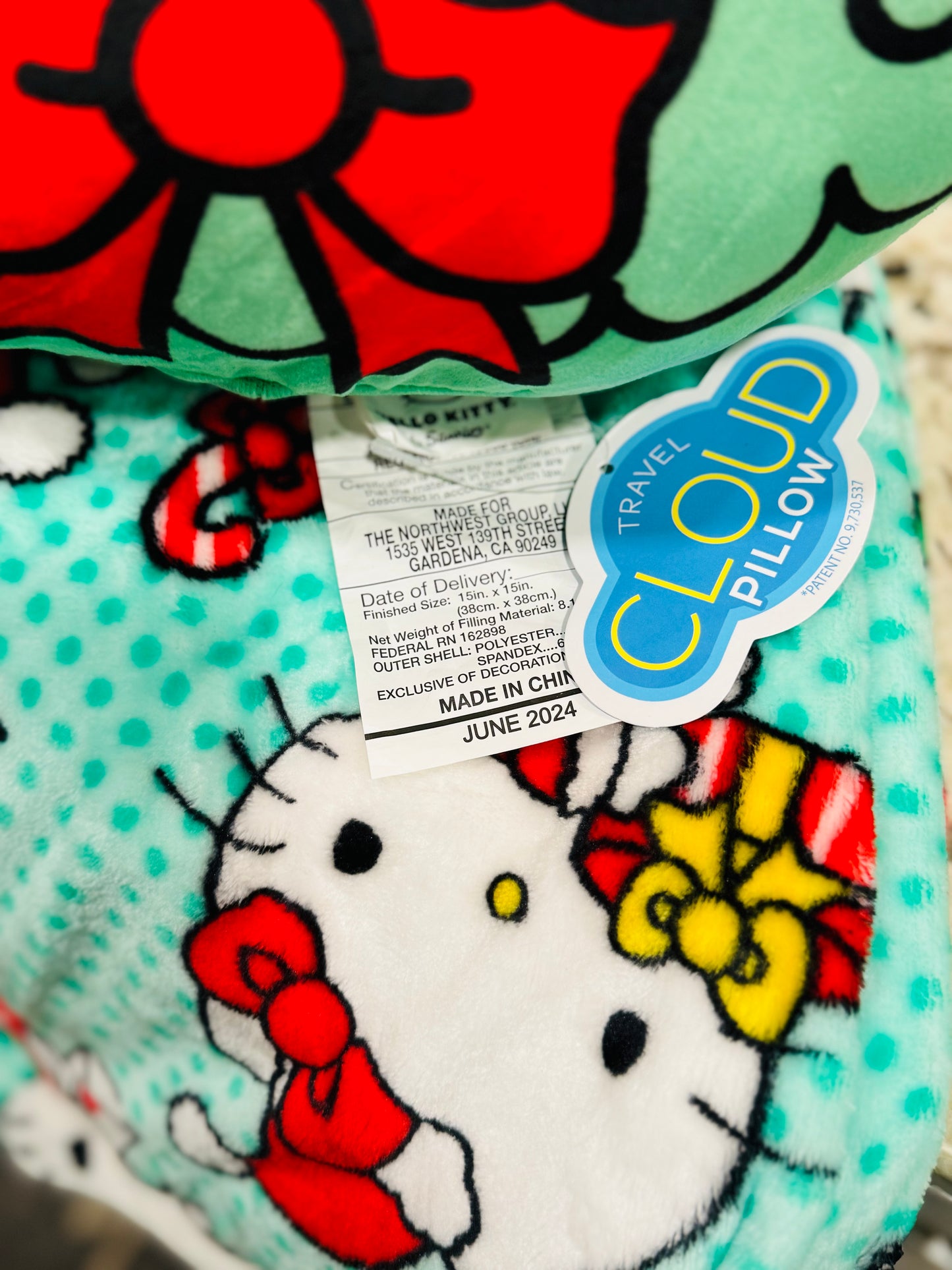 New 2-piece Hello Kitty green Christmas cloud throw blanket 60x70 & travel cloud pillow