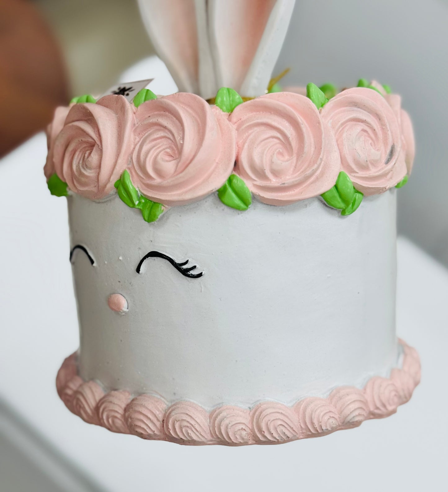 New resin Bella Lux eyelash posing bunny Easter cake decor 10x7