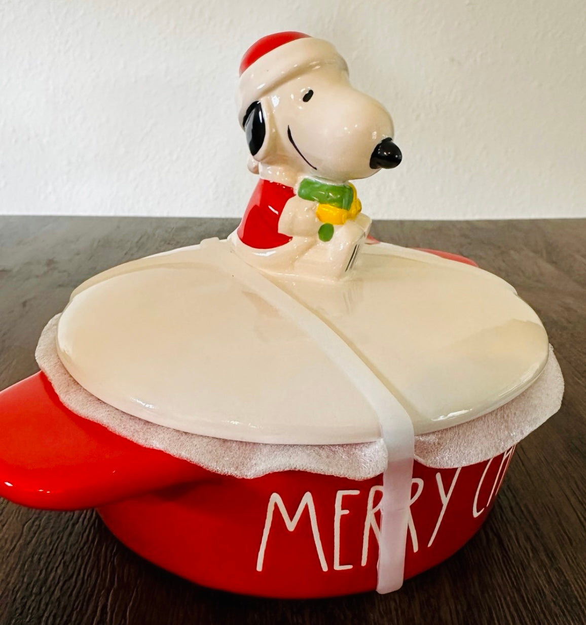 New Rae Dunn x Peanuts Snoopy ceramic Christmas baking dish MERRY CHRISTMAS
