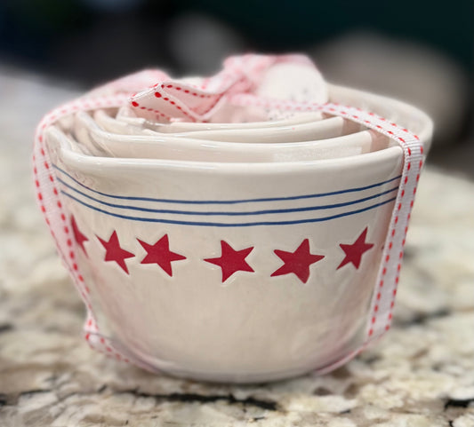 New Rae Dunn white ceramic 🇺🇸 USA stars & stripes measuring cup set