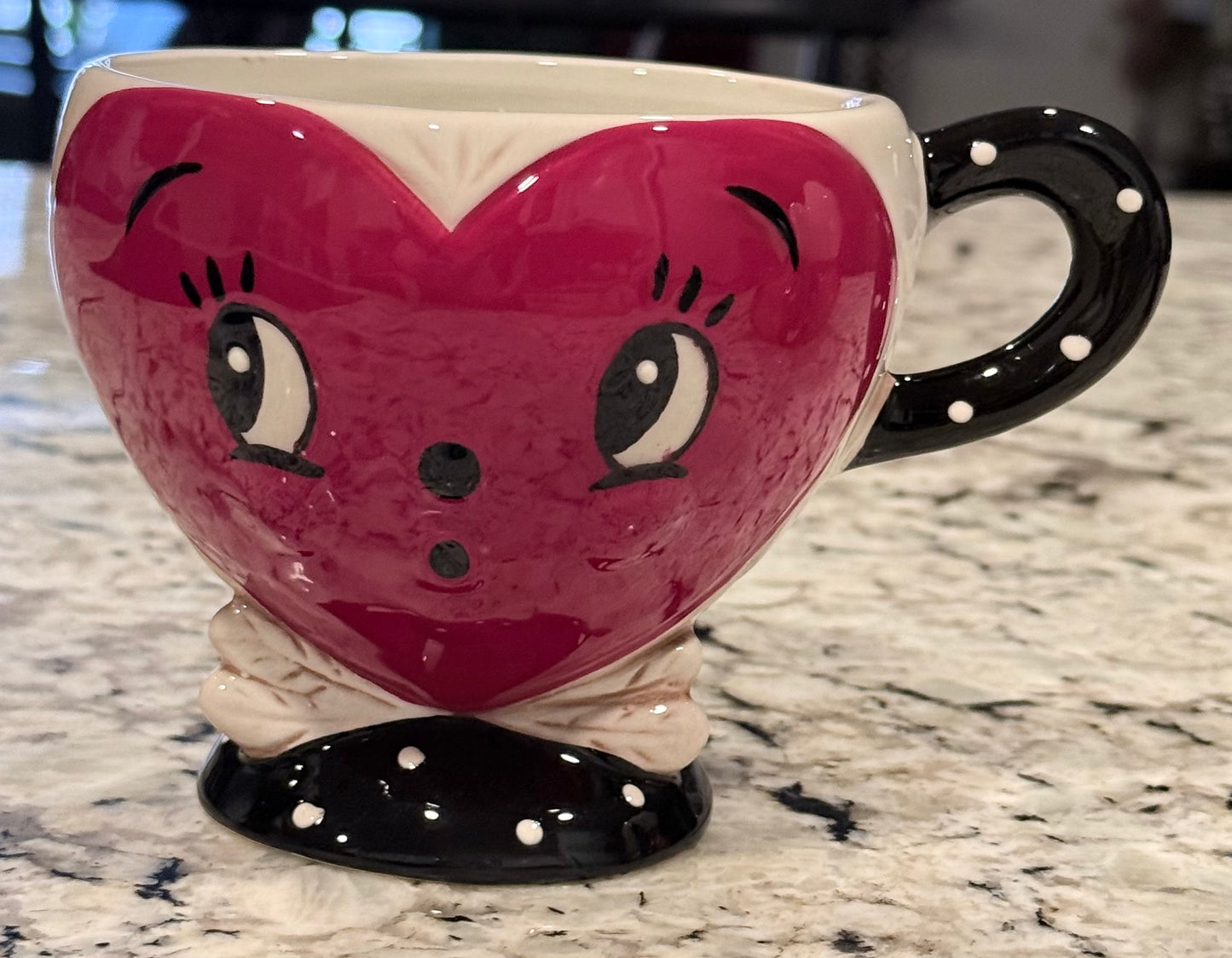 New release ceramic heart face /short mug by Joanna Parker solid tie