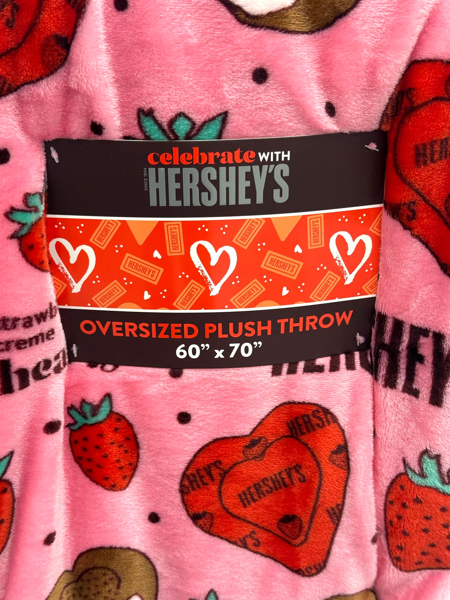 New pink Hershey’s Valentine chocolate oversized throw blanket 60x70
