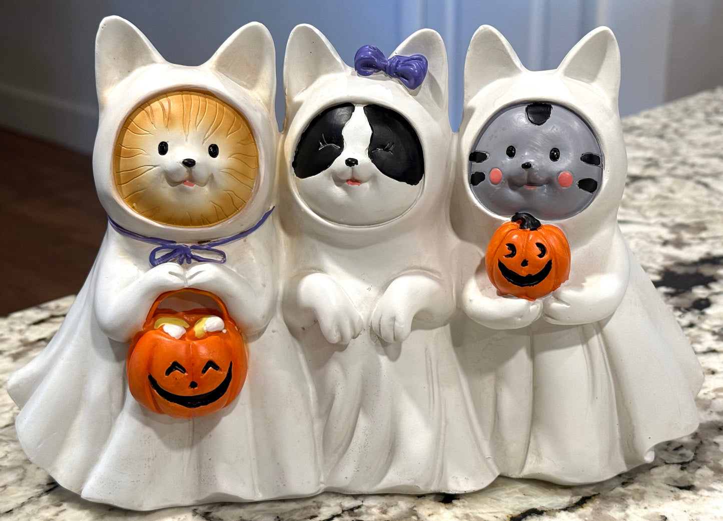 New resin 3-Cat Halloween ghost singing choir decor