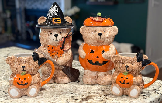 New pumpkin 4-piece ceramic Creepy Critters Bear mug set & 2 cookie jars