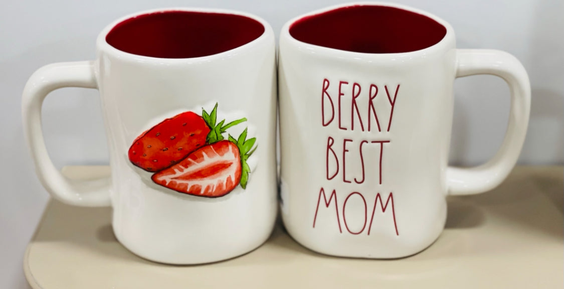 New Rae Dunn ceramic coffee mug BERRY BEST MOM 🍓