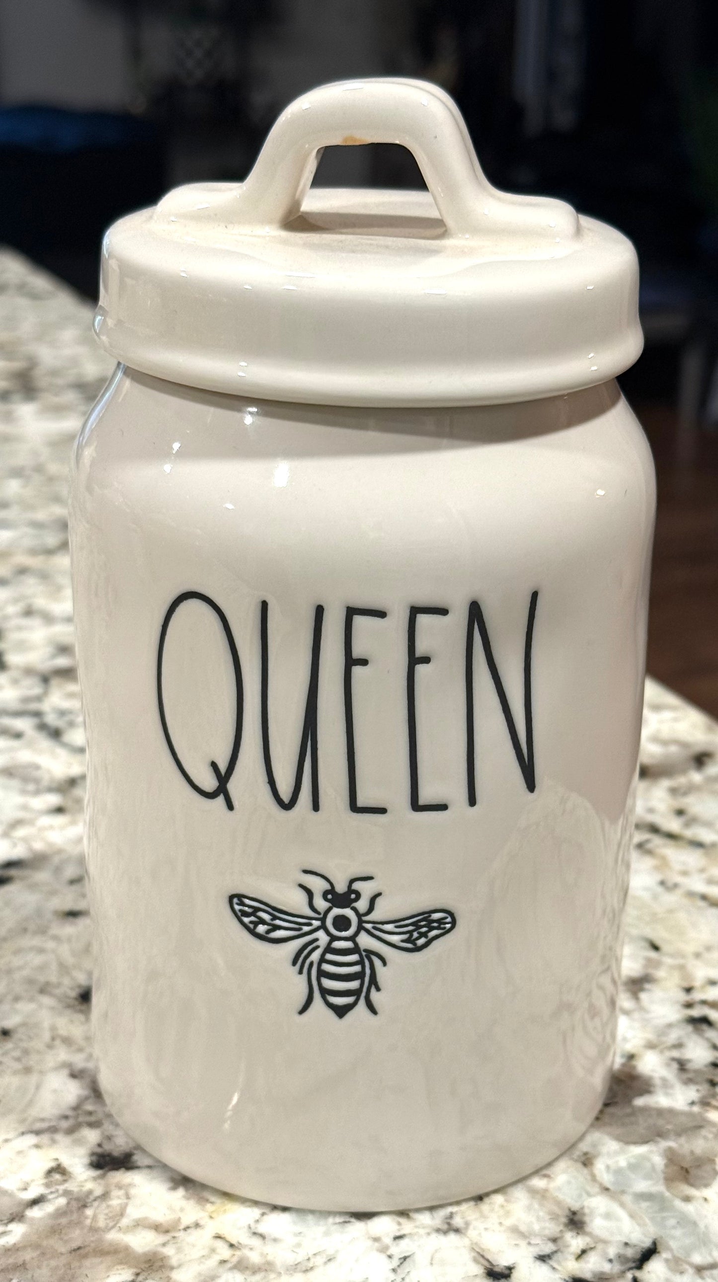 Rae Dunn white ceramic QUEEN BEE 🐝canister