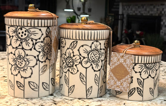 New 6-piece ceramic Made in India canisters, bowls, salt and pepper set kitchen set