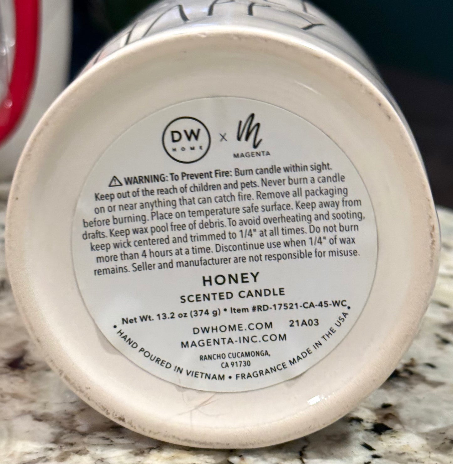 New Rae Dunn BEE HAPPY candle Ozs & scent 2nd photo!
