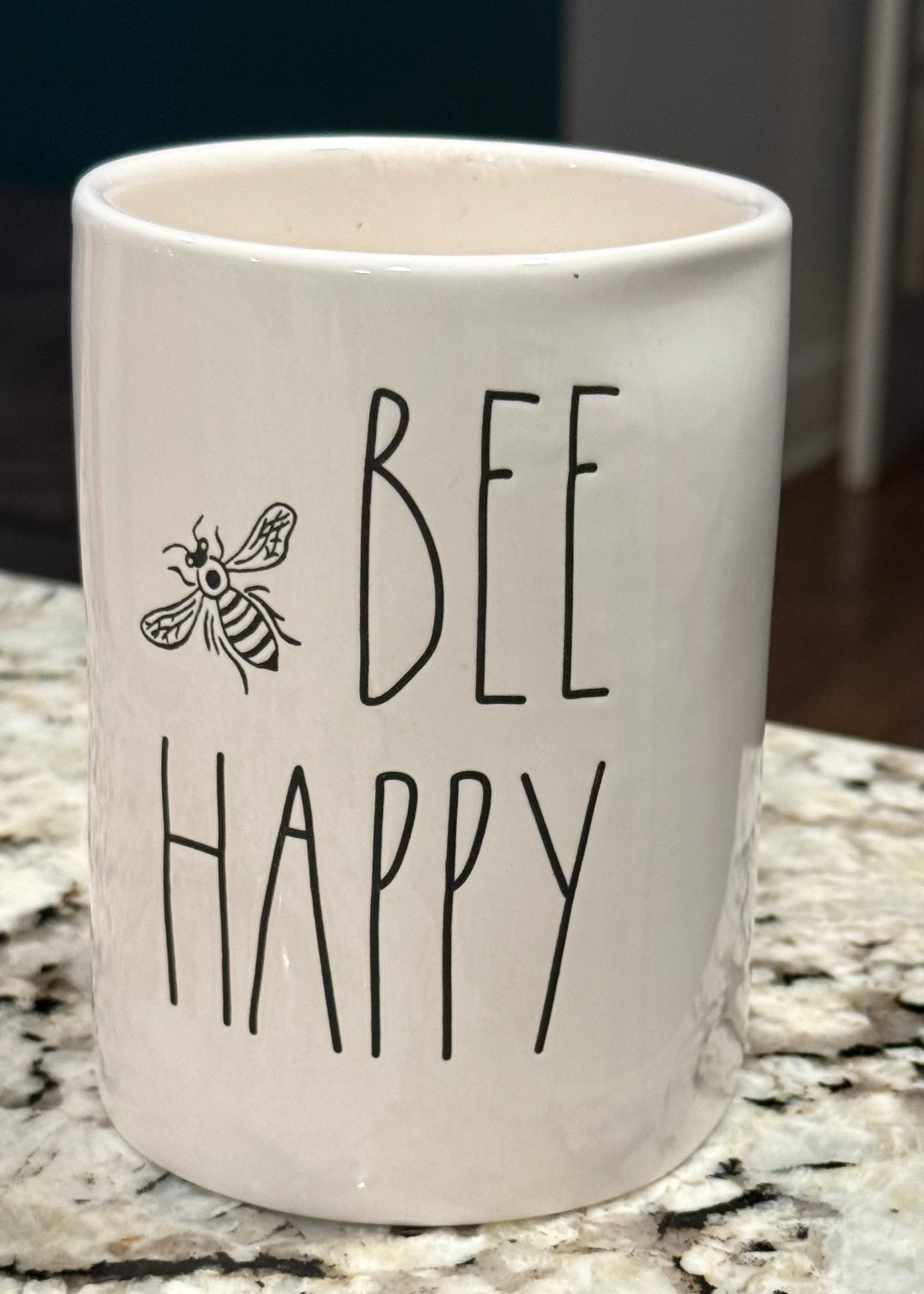 New Rae Dunn BEE HAPPY candle Ozs & scent 2nd photo!
