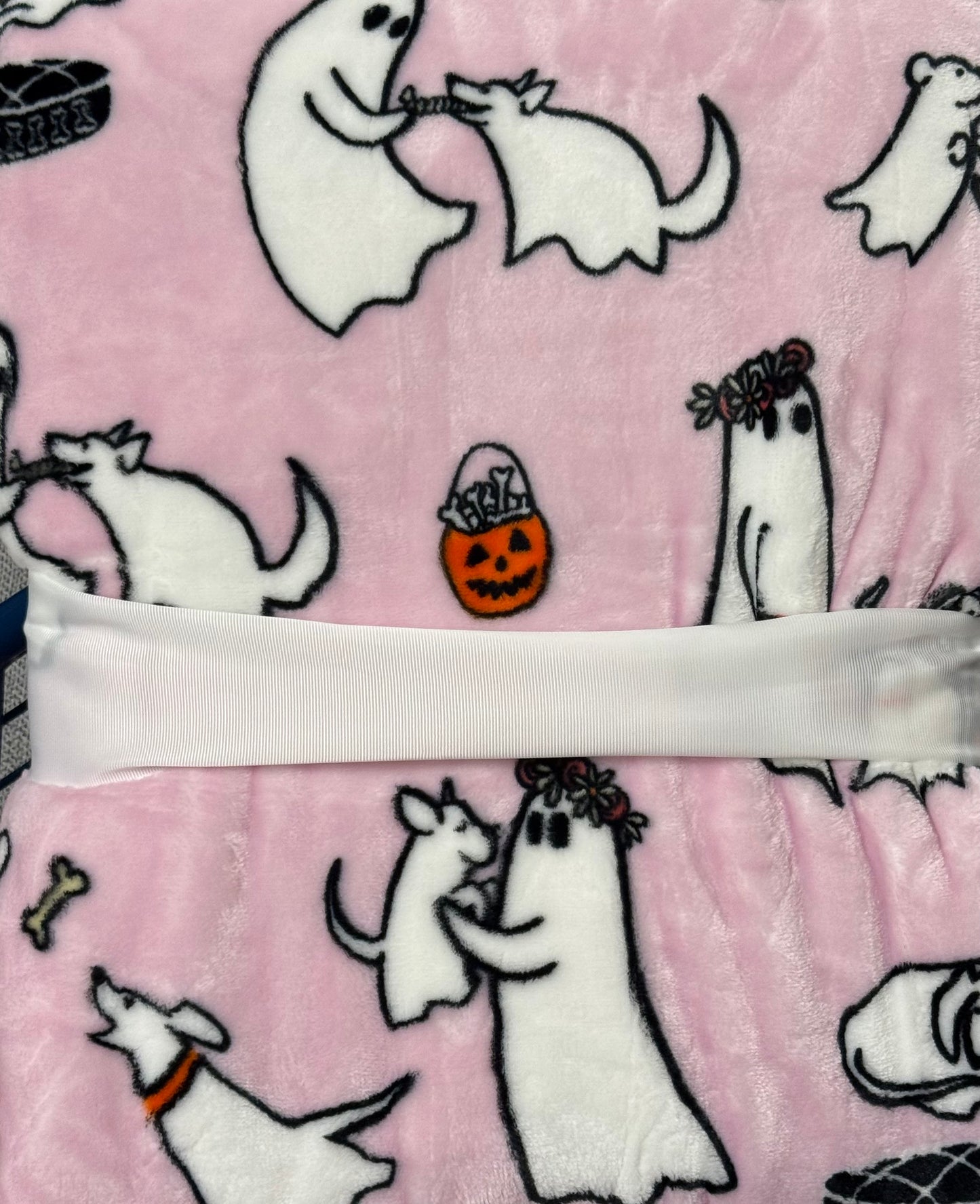 New Issac Mizrahi pink ghost walking dog twin size blanket bedding 60x90