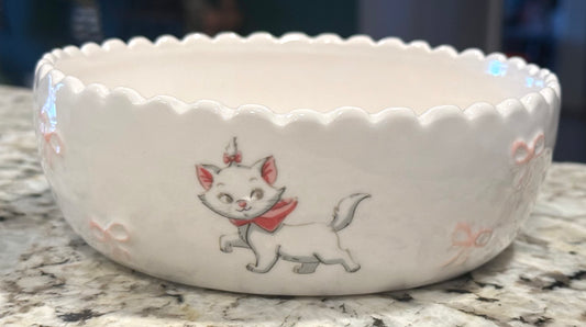 New Rae Dunn x Disney’s Aristocats white ceramic 6” cat dish EVERBODY WANTS TO BE A CAT