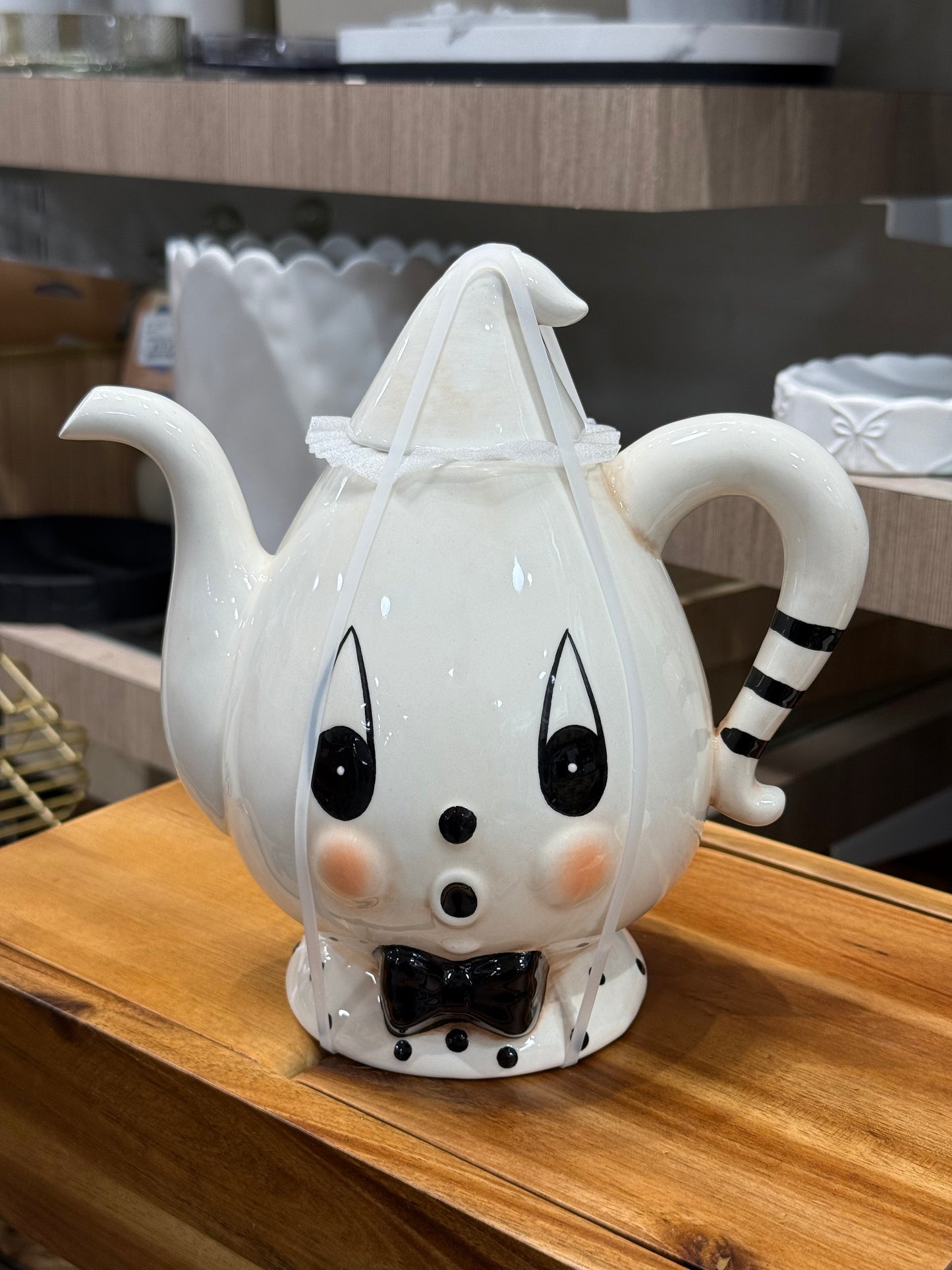 New Joanna Parker white ceramic Gus ghost teapot Halloween decor