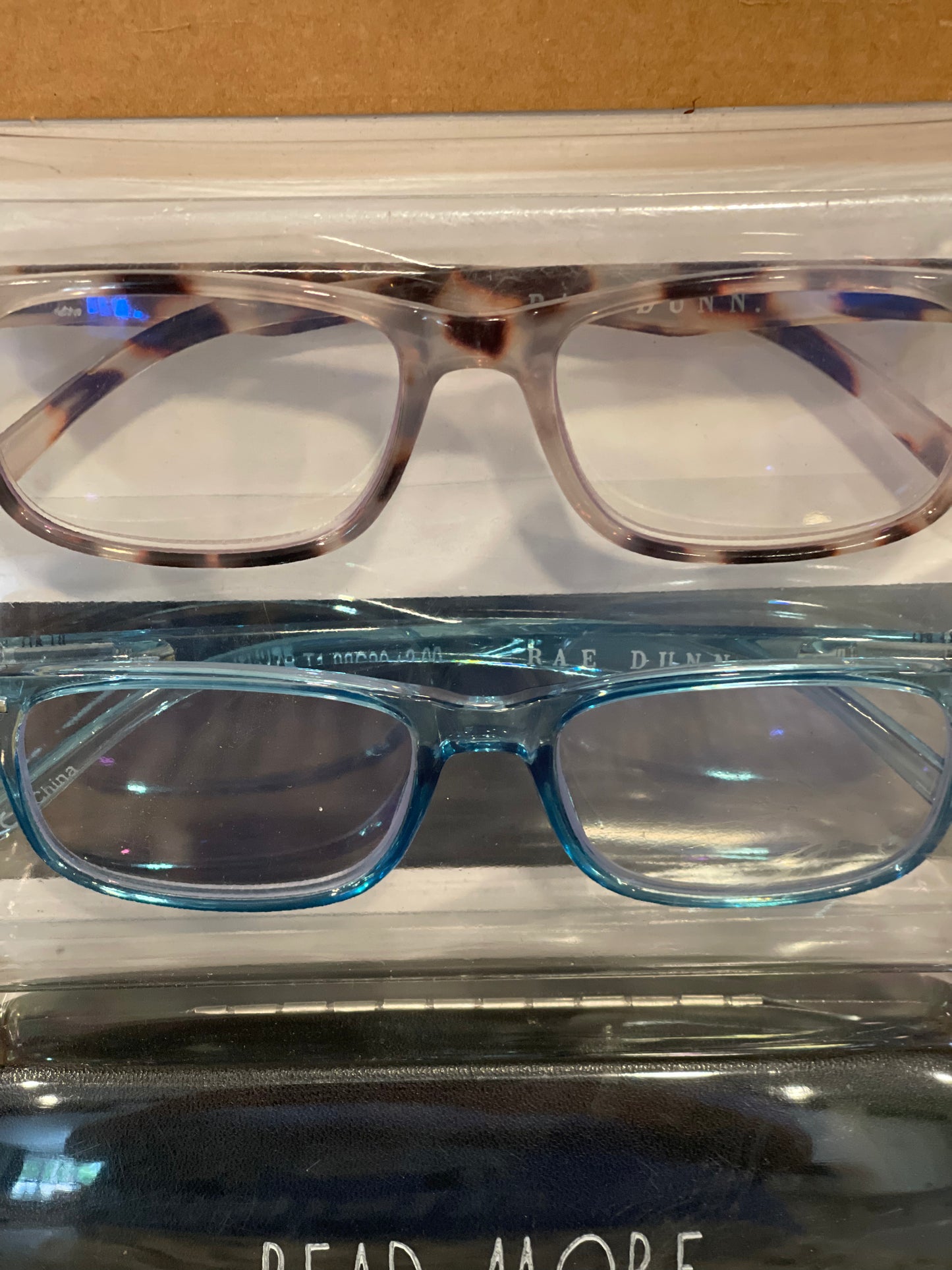 New in box Rae Dunn Premium light blocking Reading Glasses-READ MORE 2.0