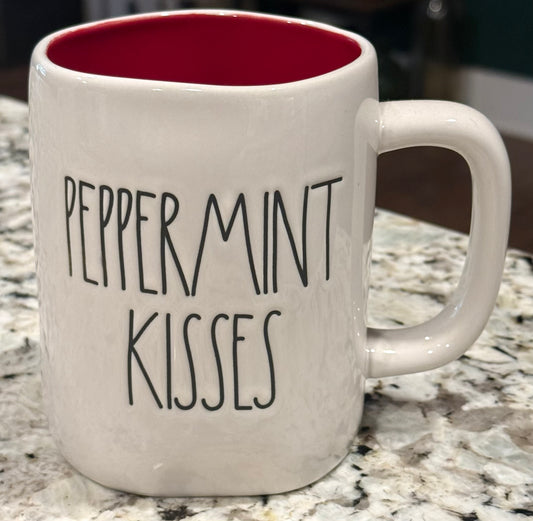 New Rae Dunn white ceramic Christmas decor coffee mug PEPPERMINT KISSES