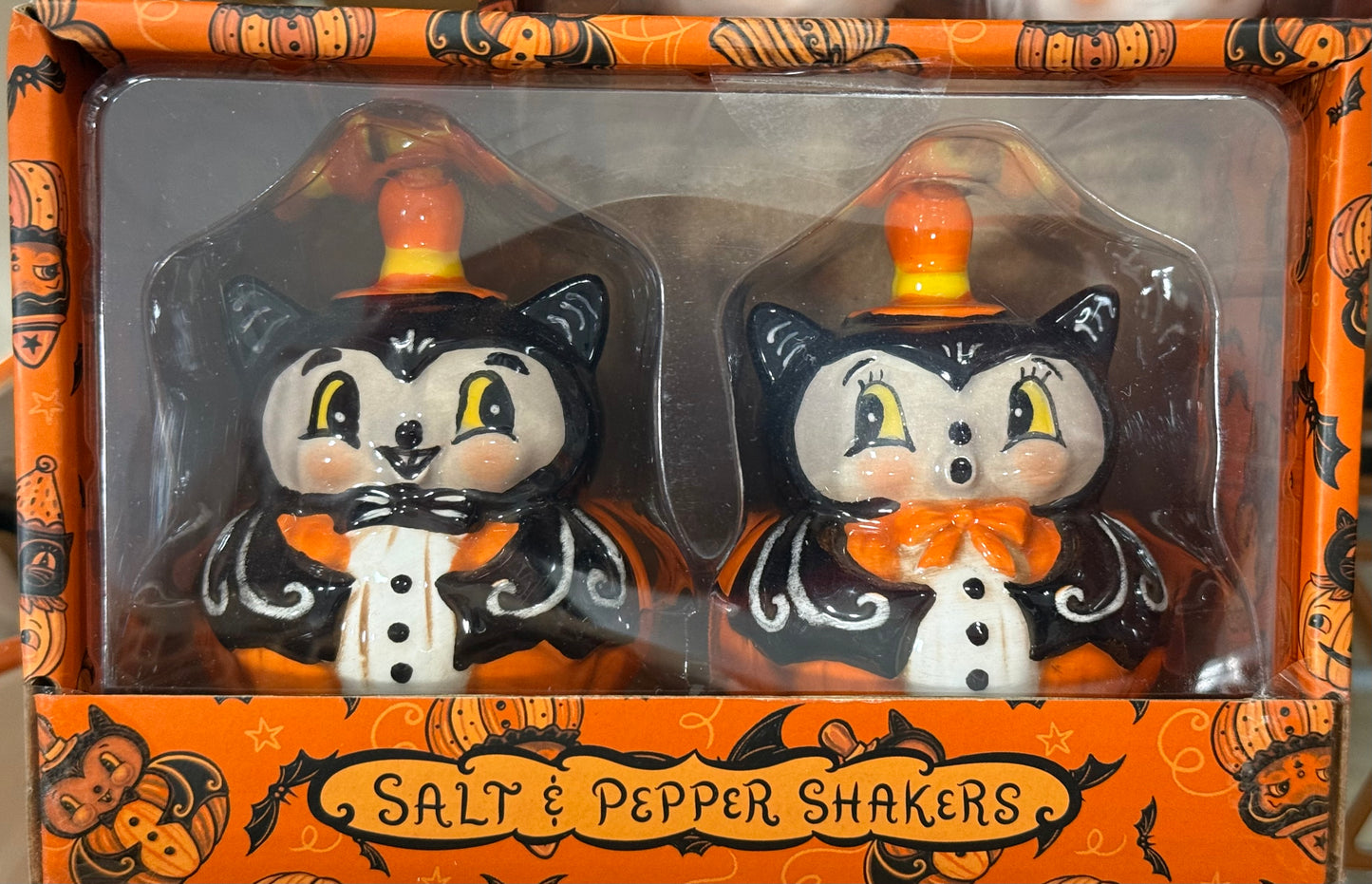 The New Joanna Parker ceramic salt and pepper shaker set bats