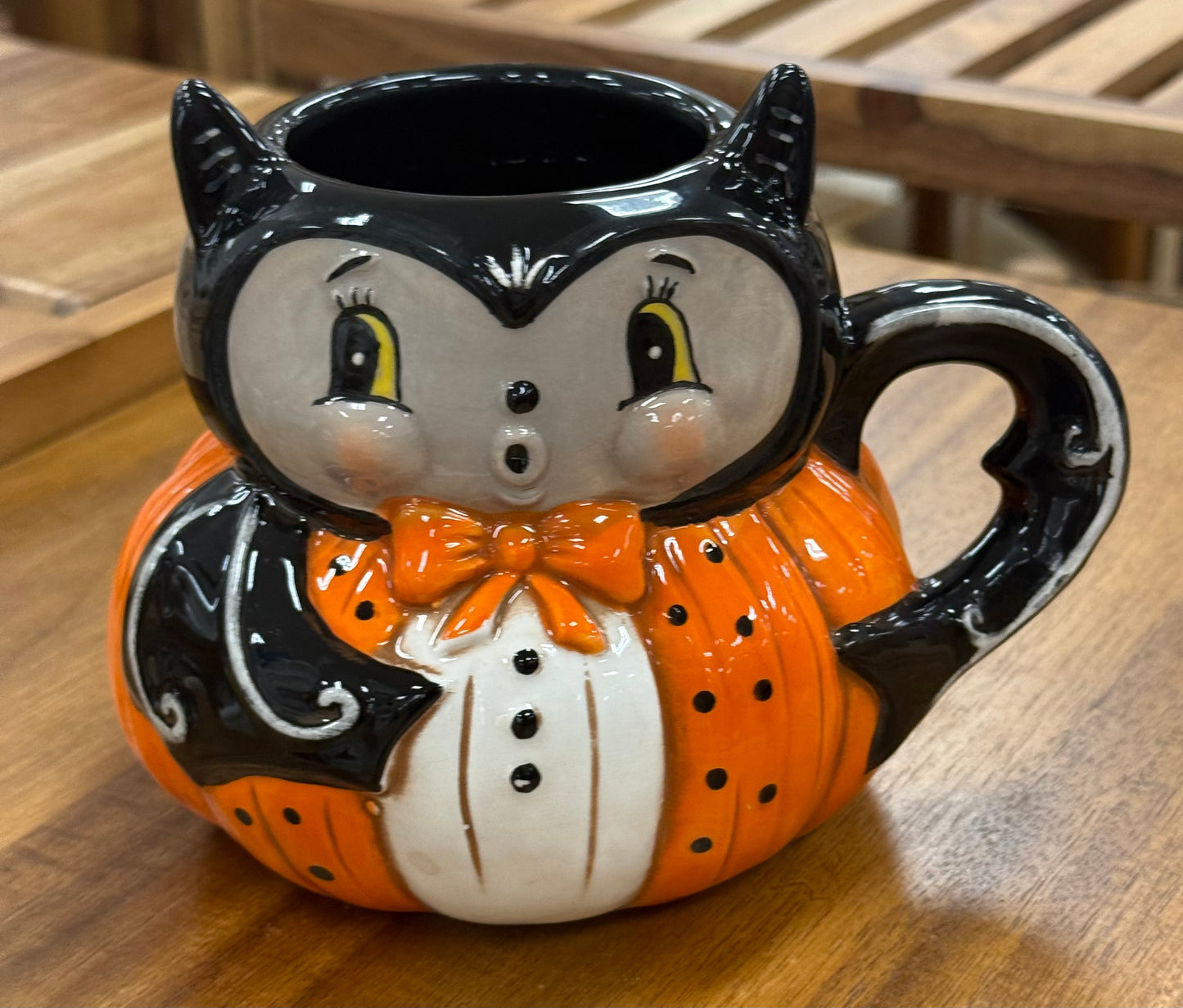 New Joanna Parker ceramic bat coffee mug Halloween decor