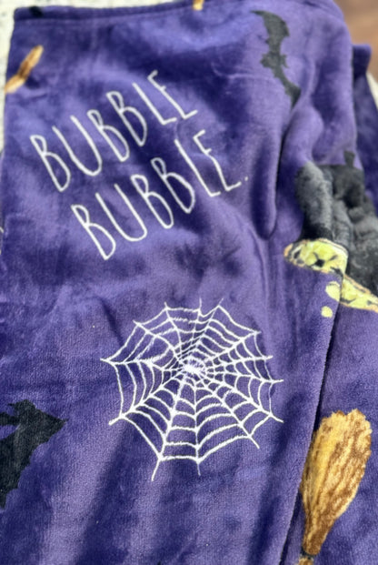 New Rae Dunn purple plush Halloween throw blanket TOIL & TROUBLE BUBBLE BUBBLE 50x70