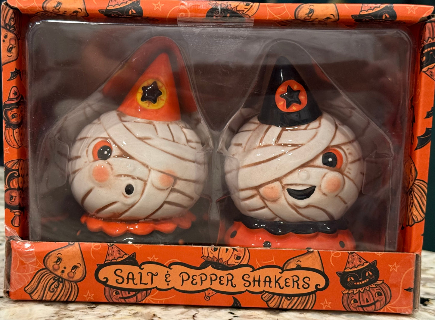 New Joanna Parker ceramic Halloween mummy salt and pepper shaker set