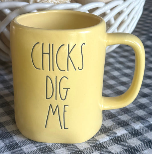 New Rae Dunn yellow ceramic Easter decor coffee mug CHICKS DIG ME