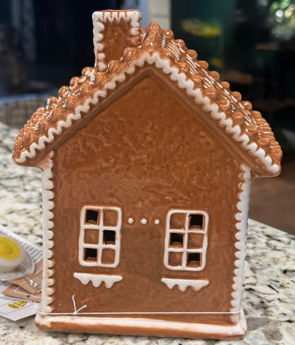 New Cupcakes and Cashmere ceramic 7.25x7.5 light up brown gingerbread house Christmas decor
