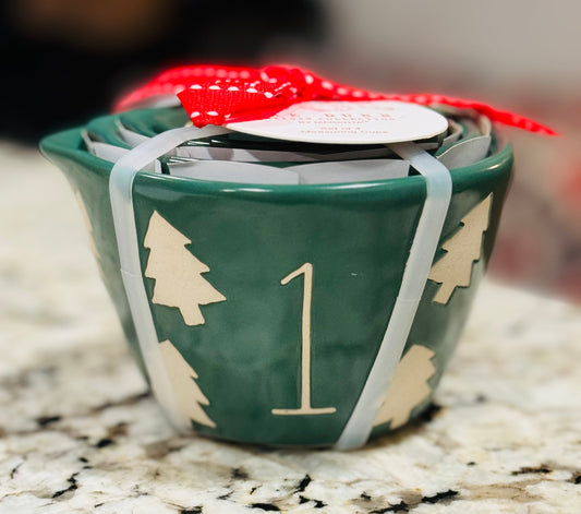 New Rae Dunn green tree ceramic measuring cup set