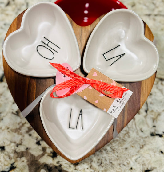 New Rae Dunn ceramic 3-piece heart dish set on wood plate OH LA LA