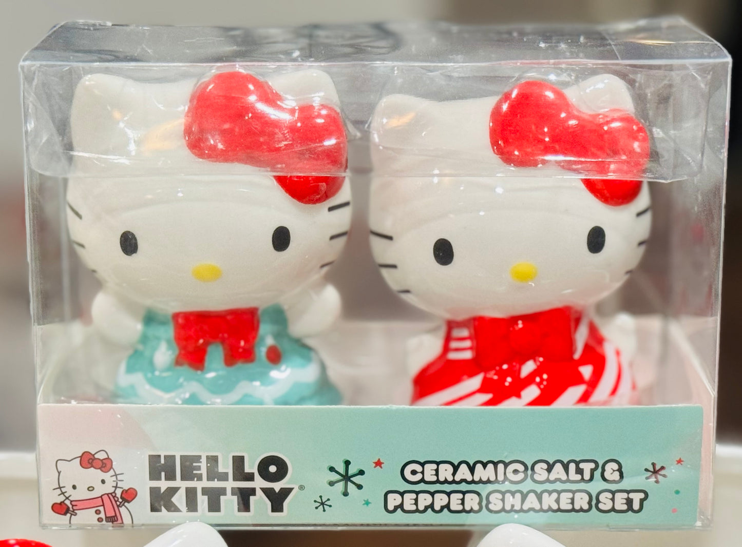 New Hello Kitty 3-piece ceramic Christmas decor set 2 mugs & salt/pepper shaker set