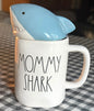 New Rae Dunn white ceramic coffee mug with shark topper MOMMY SHARK