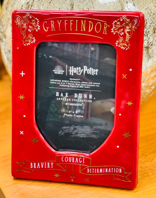 New Rae Dunn x Harry Potter GRYFFINDOR  4x6 photo insert picture frame