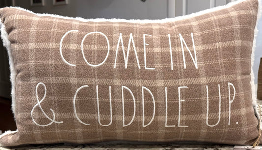 New Rae Dunn taupe gingham fur back throw pill COME IN AND CUDDLE UP 12x20