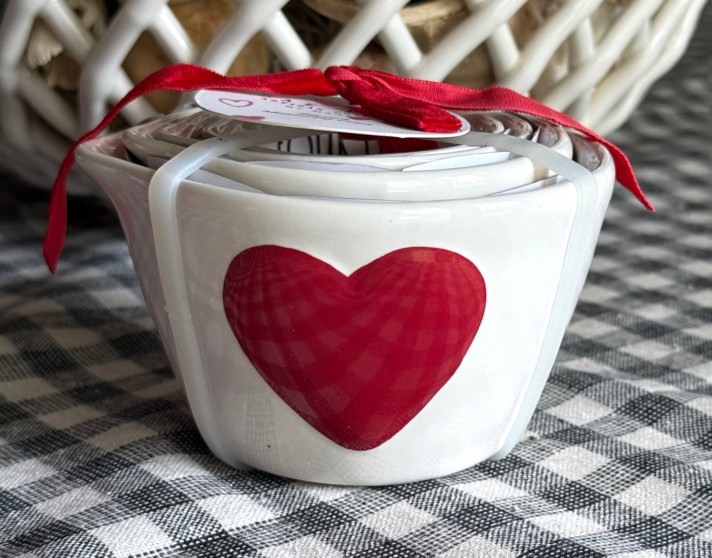 New Rae Dunn white ceramic puffy raised heart measuring cup set