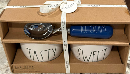 New Rae Dunn white ceramic Ice Cream boxed gift set TASTY/SWEET bowls ICE CREAM scoop utensil