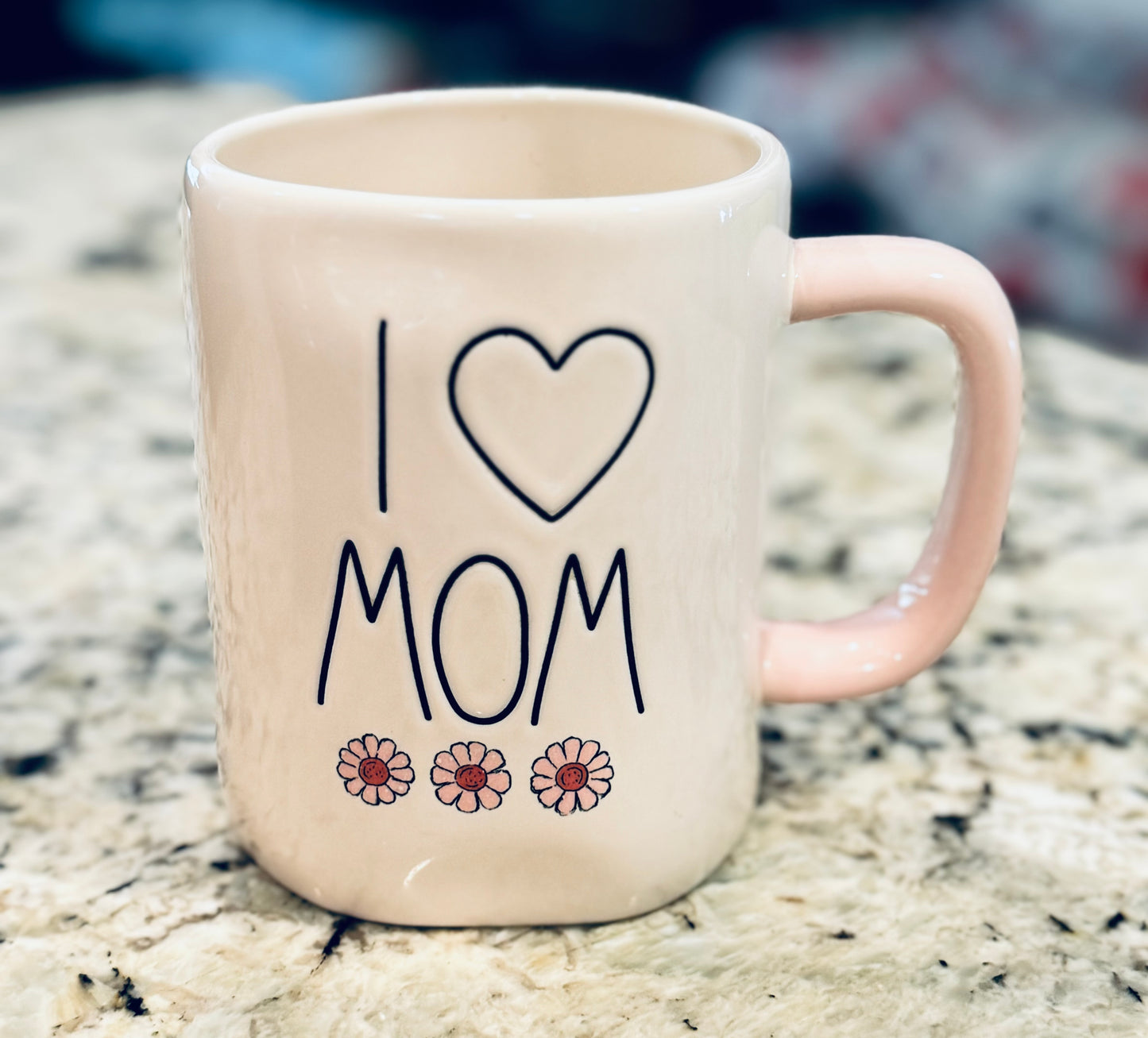 New Rae Dunn white ceramic coffee mug I 💕 MOM