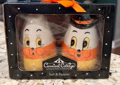 New Joanna Parker ceramic Halloween candy corn salt and pepper shaker set