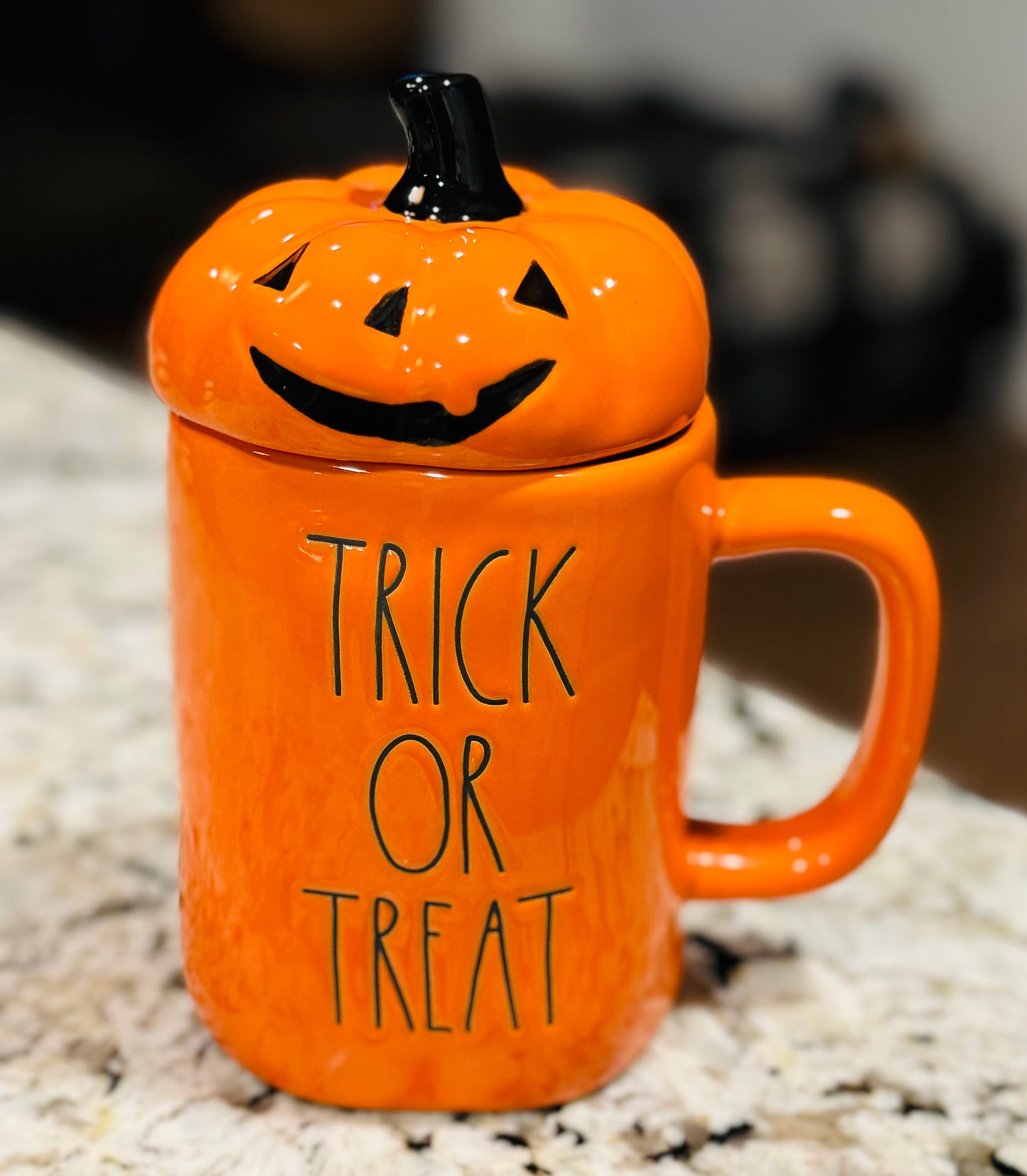 New Rae Dunn ceramic Halloween coffee mug TRICK OR TREAT pumpkin face topper