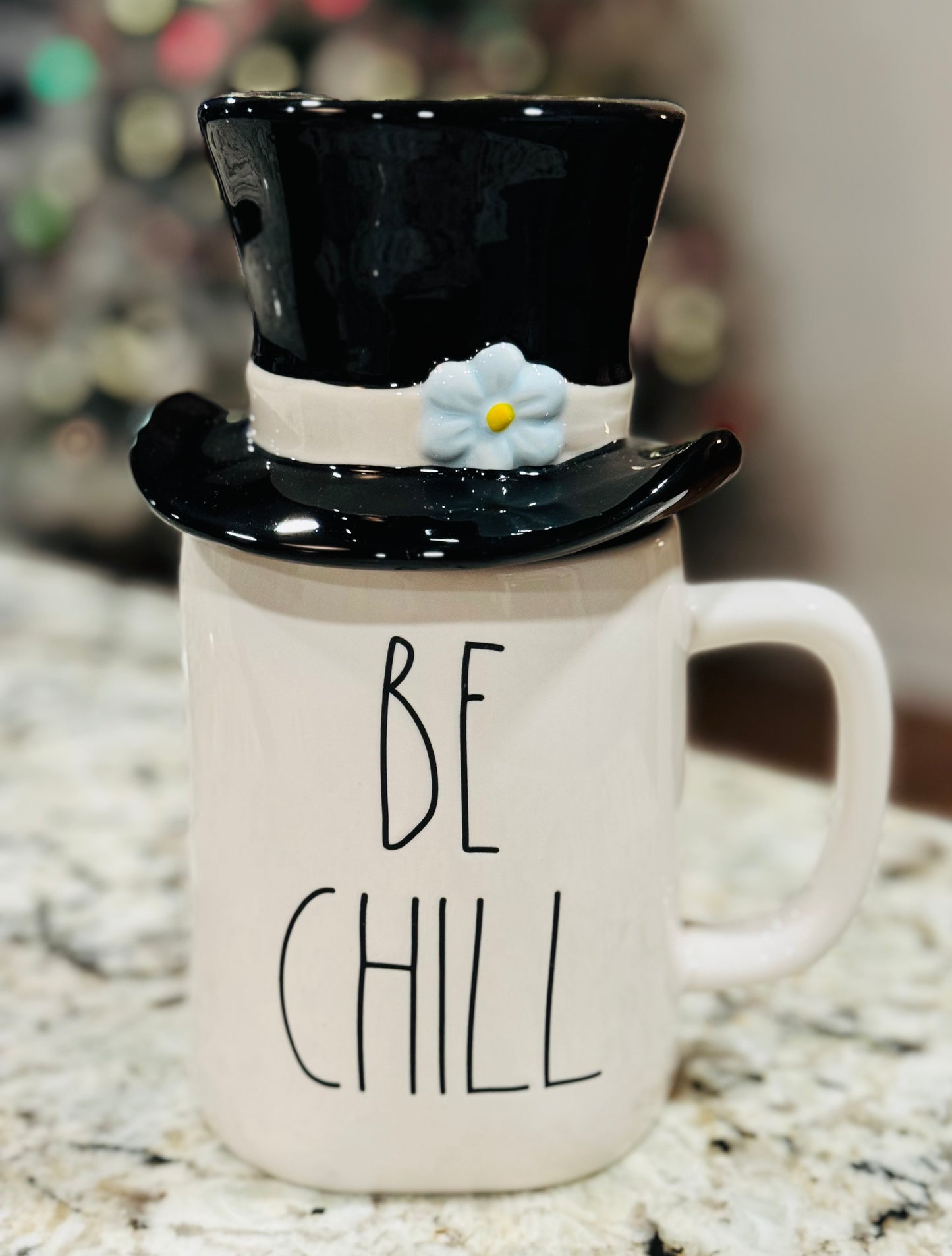 New Rae Dunn x Frosty the Snowman ceramic Christmas white ceramic BE CHILL top hat mug 🎩