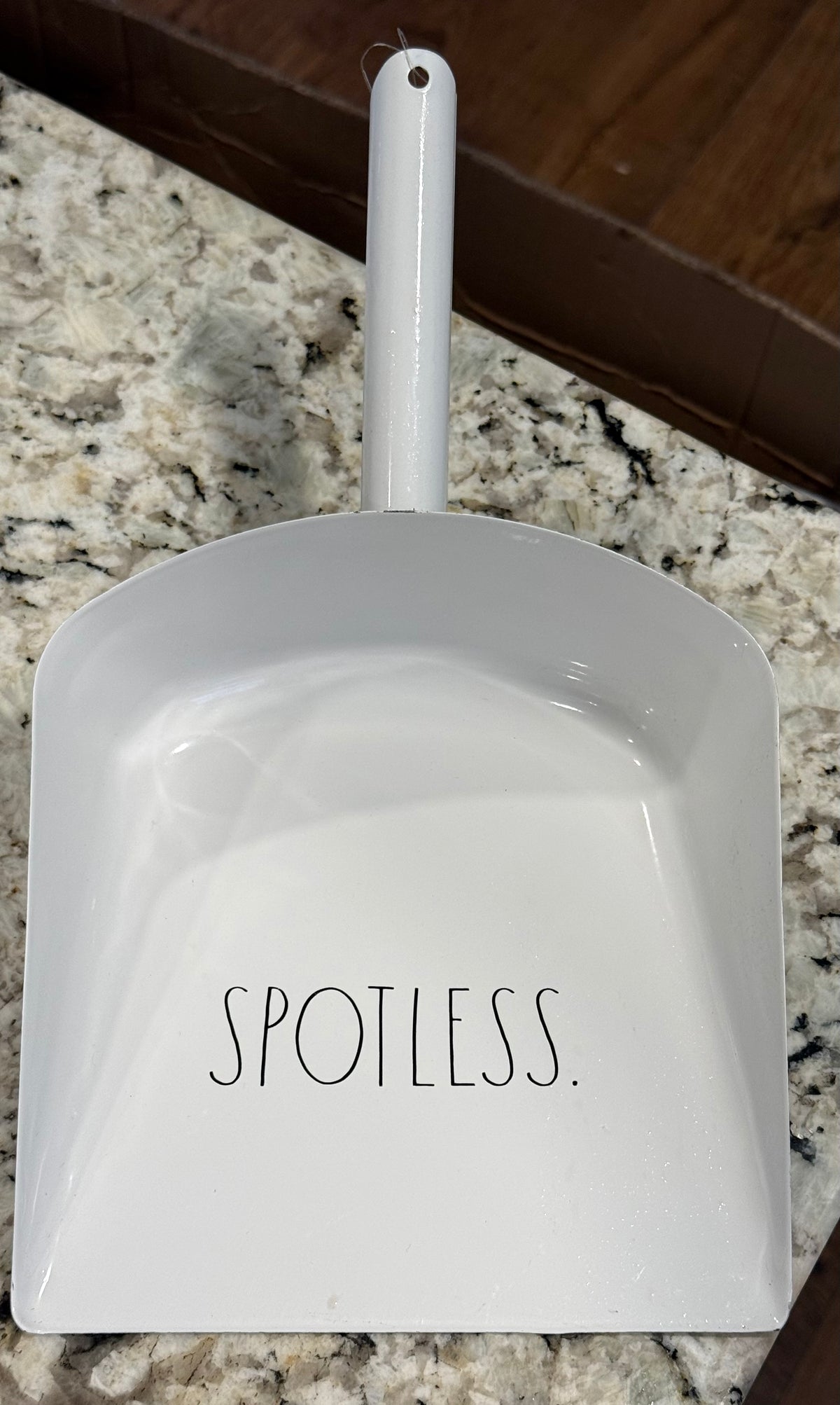 New Rae Dunn white SPOTLESS dust pan