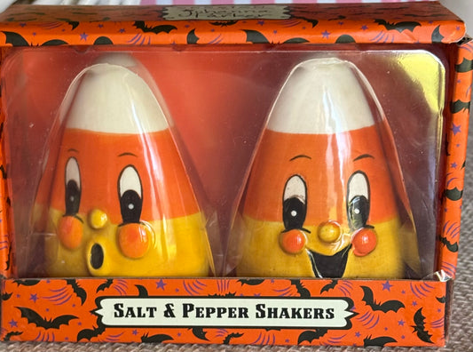 New Joanna Parker ceramic candy corn salt and pepper shaker set
