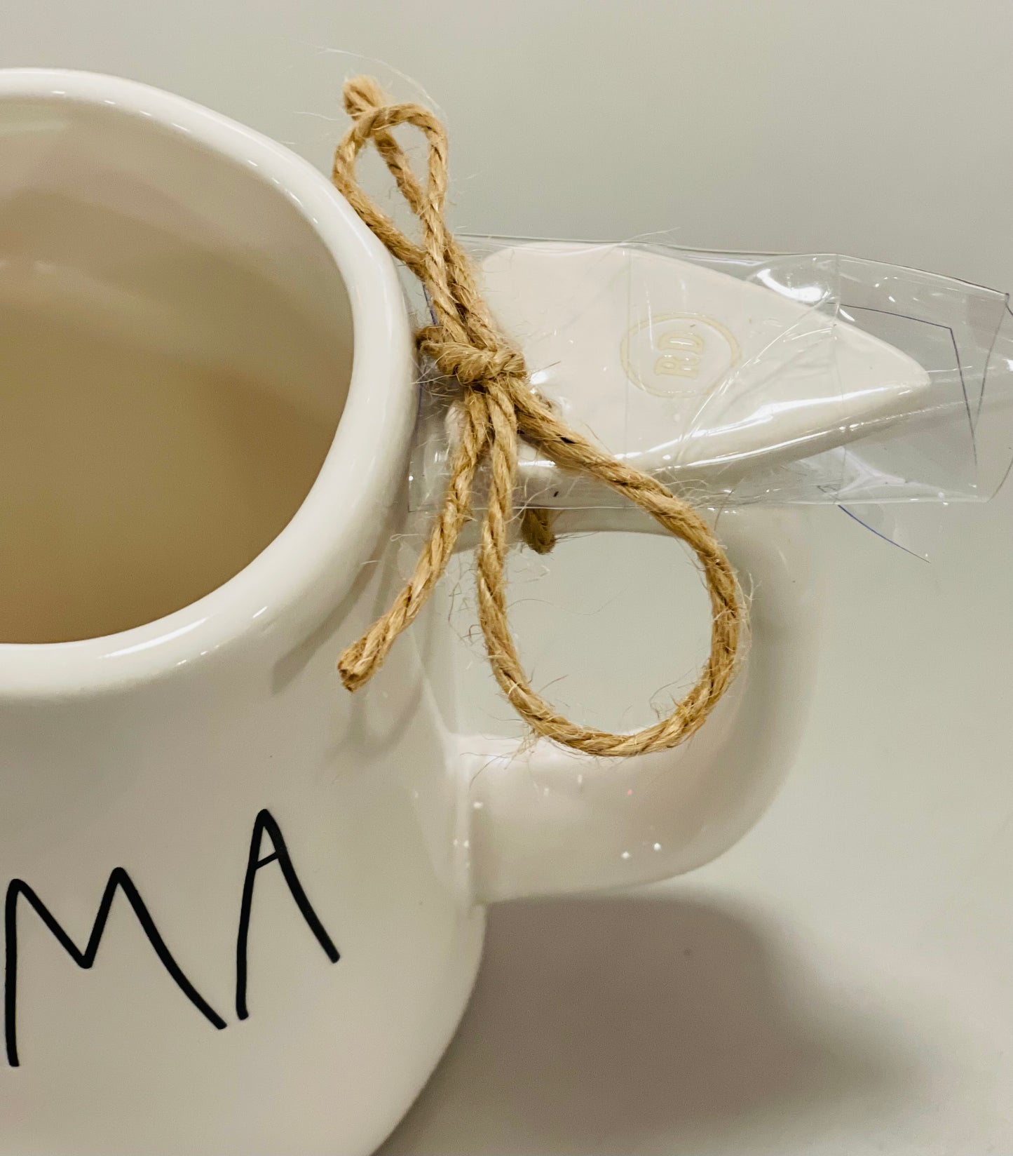 New Rae Dunn white ceramic coffee mug with heart charm MAMA