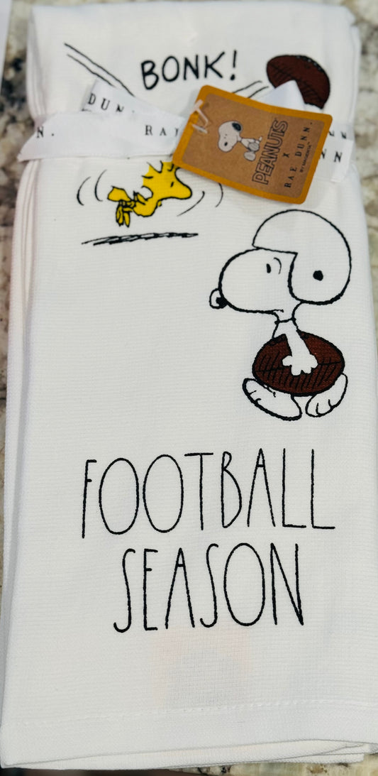 New Rae Dunn x Peanuts Snoopy 2-piece kitchen towel set FOOTBALL SEASON  🏈